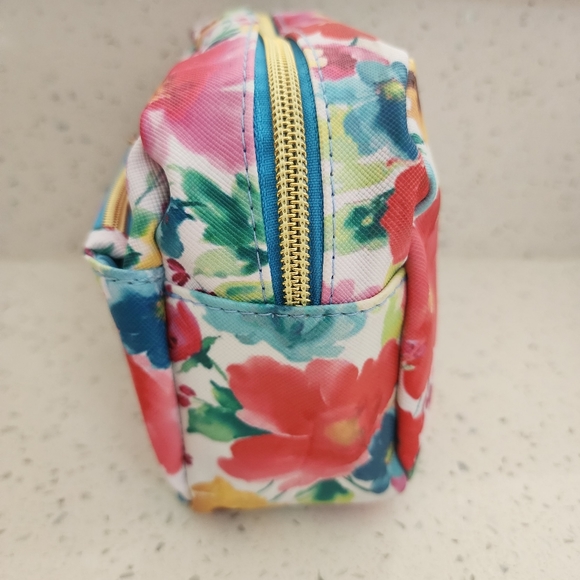 Cosmetic bag - Picture 3 of 5